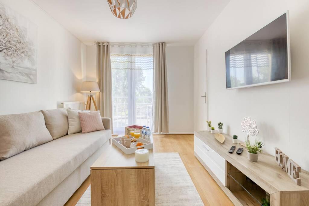 Apartmán L'Elysee - Easy Check-In - Arrivee Autonome - Place Parking Privative - T2 Surequipe - Wifi - Netflix Courcouronnes Exteriér fotografie