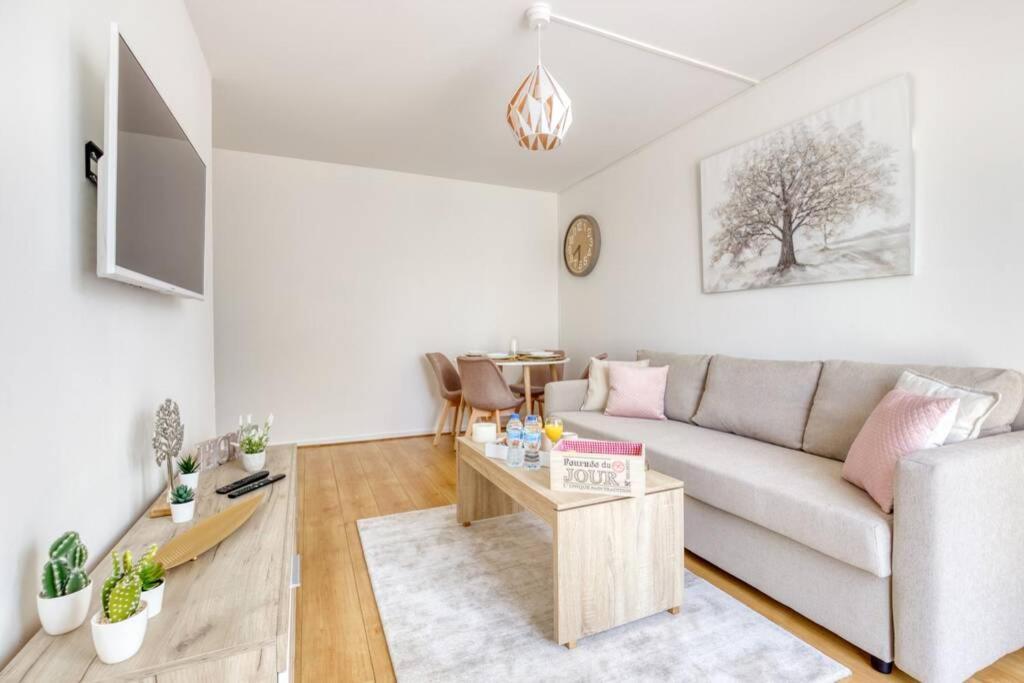 Apartmán L'Elysee - Easy Check-In - Arrivee Autonome - Place Parking Privative - T2 Surequipe - Wifi - Netflix Courcouronnes Exteriér fotografie