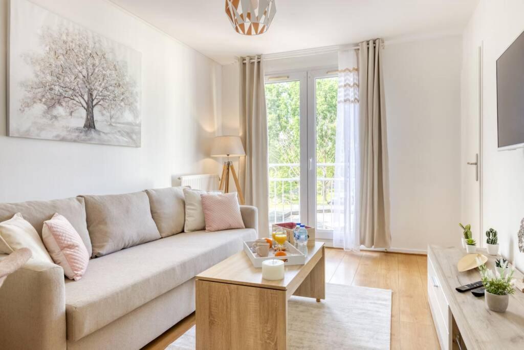 Apartmán L'Elysee - Easy Check-In - Arrivee Autonome - Place Parking Privative - T2 Surequipe - Wifi - Netflix Courcouronnes Exteriér fotografie
