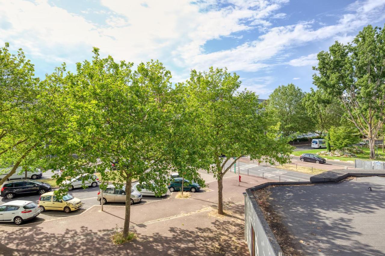 Apartmán L'Elysee - Easy Check-In - Arrivee Autonome - Place Parking Privative - T2 Surequipe - Wifi - Netflix Courcouronnes Exteriér fotografie